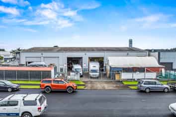 Corner Industrial Gem - Vacant, Dual Access, High Stud