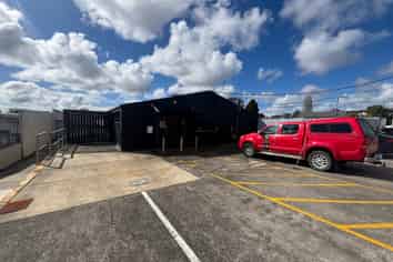 1000sqm Storage/Workshop at a  Very Competitive Rental 