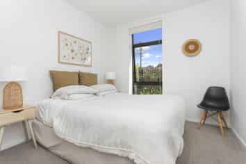 G02/165 Lake Road, Northcote