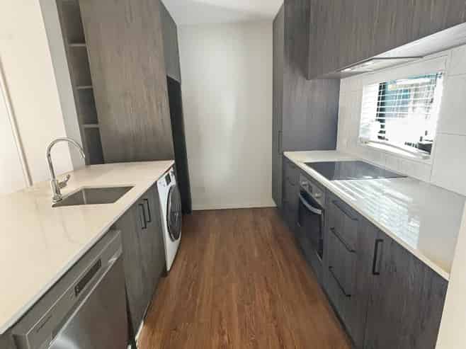4/325 Lincoln Road, Addington