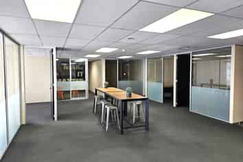 UPPER FLOOR in UPPER RICCARTON