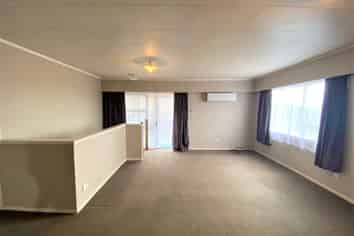 62 Ernie Pinches Street, Mount Roskill