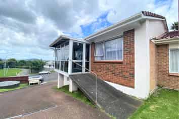 62 Ernie Pinches Street, Mount Roskill