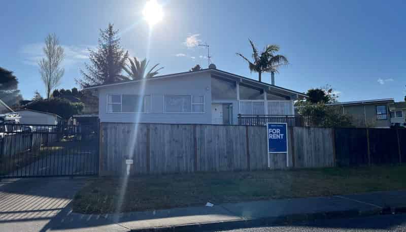 38 Thornlow Street, Glendene