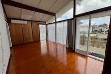 38 Thornlow Street, Glendene