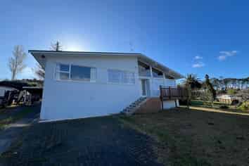 38 Thornlow Street, Glendene