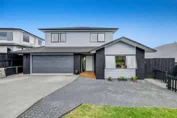 14 Kingfisher Road, Millwater