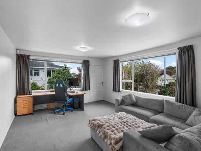 1/738 Ferry Road, Woolston