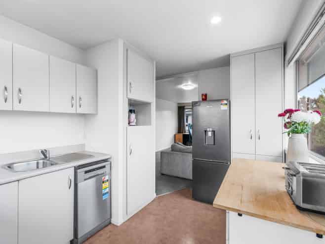 1/738 Ferry Road, Woolston