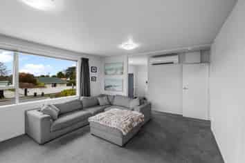 1/738 Ferry Road, Woolston