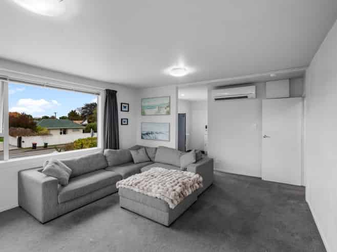 1/738 Ferry Road, Woolston