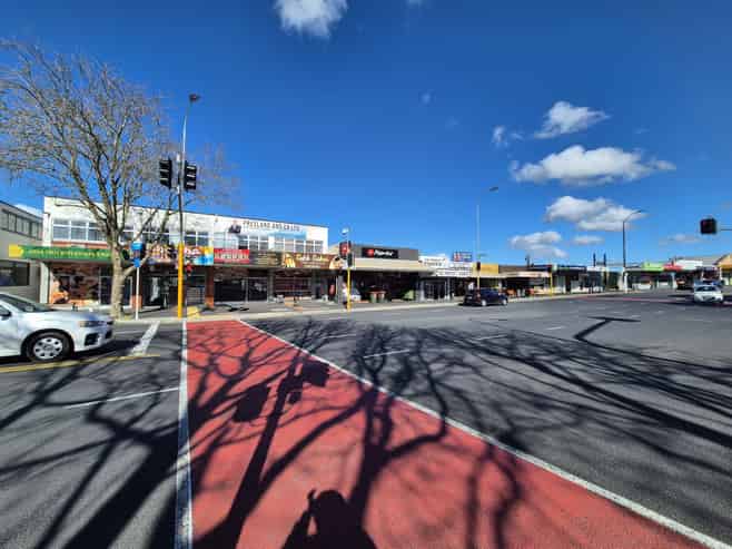 Affordable office with Waitākere views