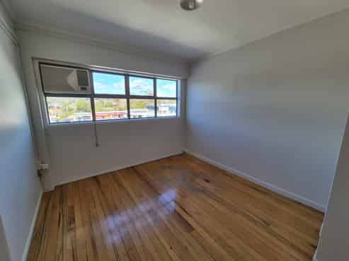 Affordable office with Waitākere views
