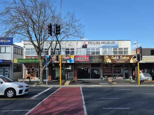 Affordable office with Waitākere views