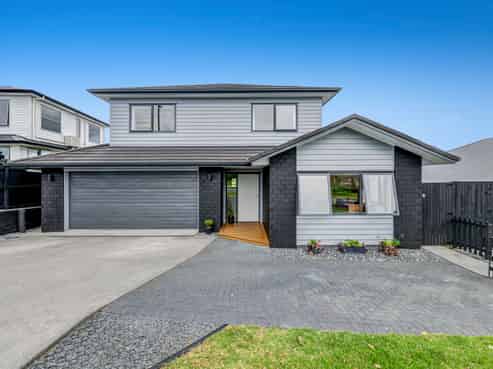 14 Kingfisher Road, Silverdale