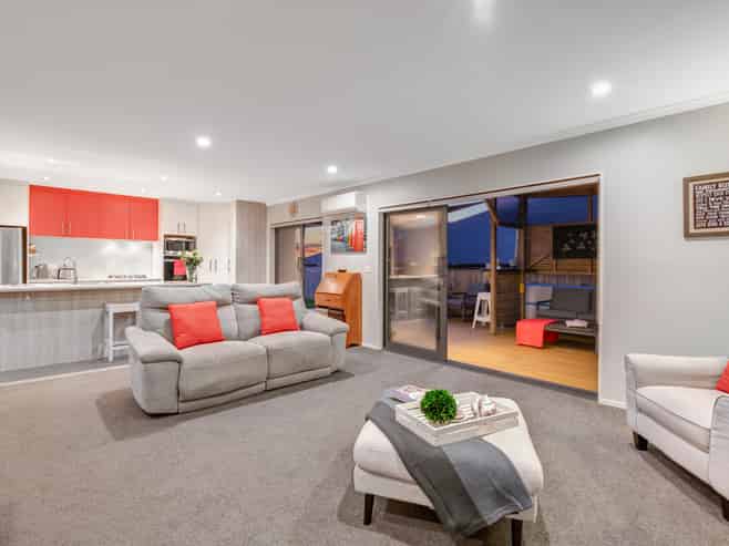 14 Kingfisher Road, Silverdale