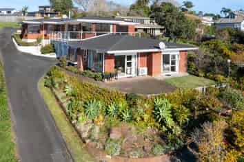 23 & 23A Island View Terrace, Cockle Bay