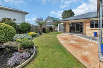32 Bermuda Place, One Tree Point
