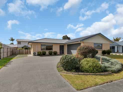 32 Bermuda Place, One Tree Point