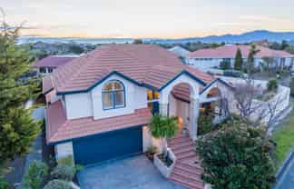 30 Bearing West Court, Paraparaumu