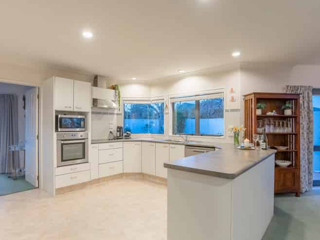 30 Bearing West Court, Paraparaumu