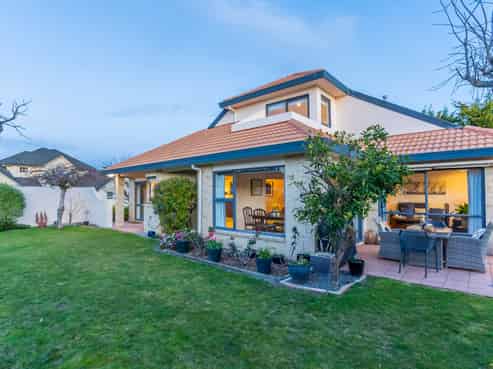 30 Bearing West Court, Paraparaumu