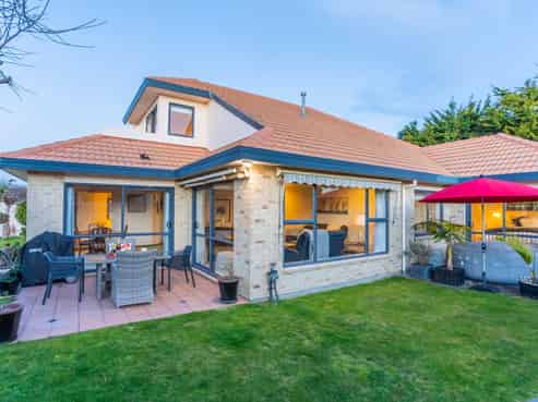 30 Bearing West Court, Paraparaumu