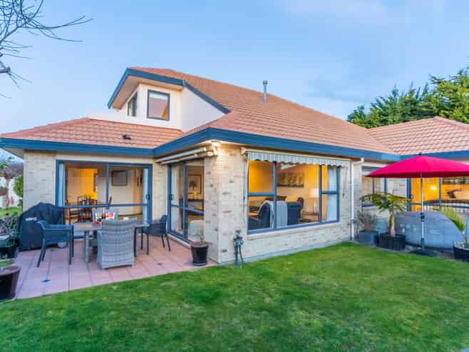 30 Bearing West Court, Paraparaumu