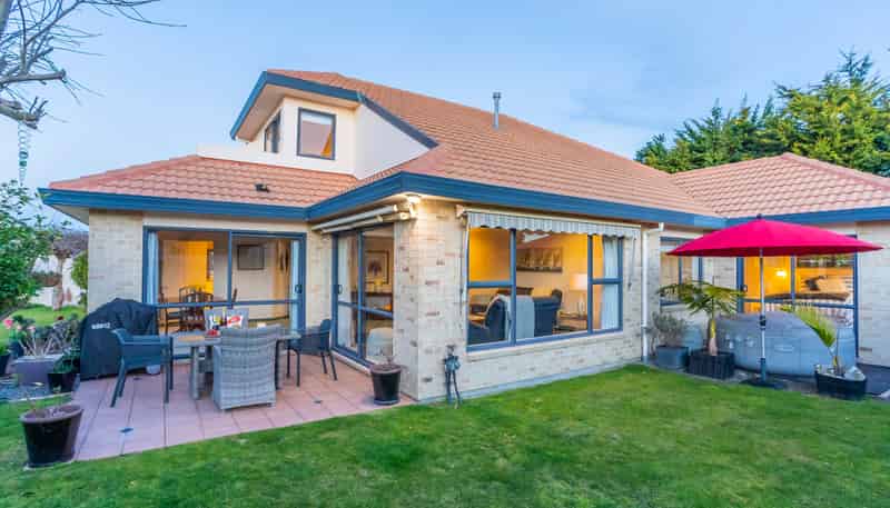 30 Bearing West Court, Paraparaumu