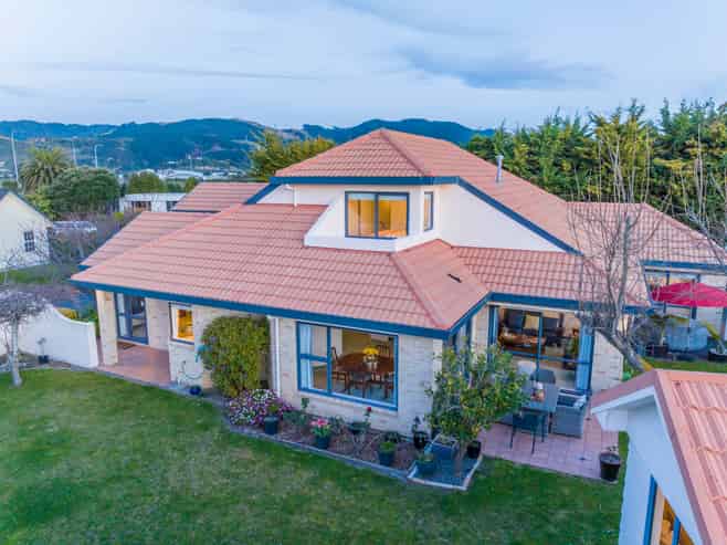 30 Bearing West Court, Paraparaumu