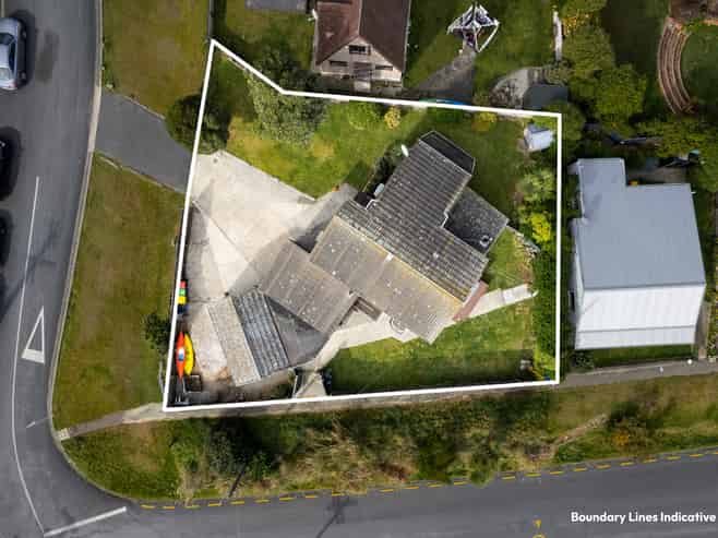 1 Magnetic Street, Port Chalmers