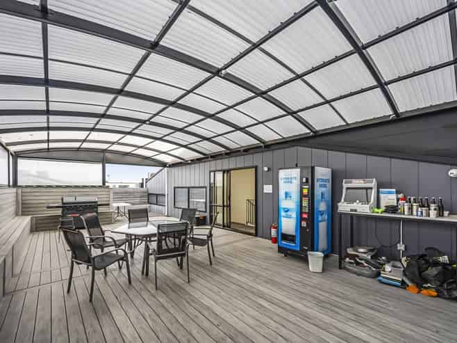 High Stud Warehouse + Modern Office