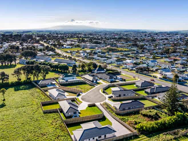 7 & 8 Atea Place, Hawera