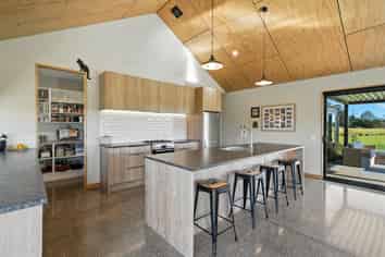 235 Kennedys Hill Road, Cust