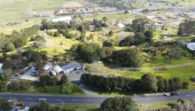2086 East Coast Road, Silverdale
