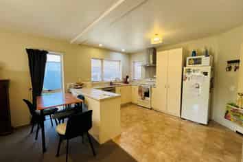 A/11 Hollyford Avenue, Bryndwr