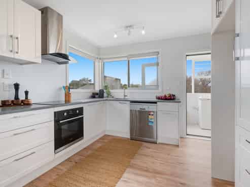 1/941 Whangaparaoa Road, Manly