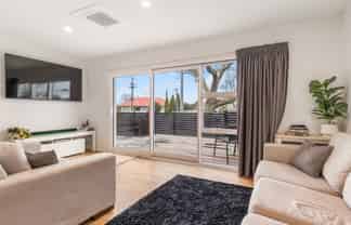 75b Queen Street West, Levin
