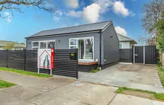 75b Queen Street West, Levin