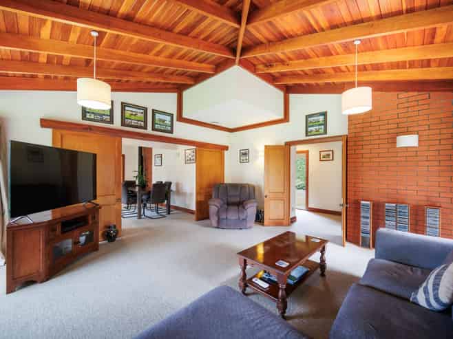 1696 State Highway 56, Tiakitahuna