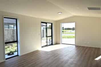 110 Carnaveron  Drive, Lincoln