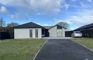 110 Carnaveron  Drive, Lincoln