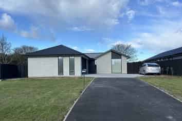110 Carnaveron  Drive, Lincoln