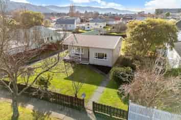 4 Heretaunga Square, Silverstream