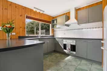 7 Four Oaks Place, Pukekohe