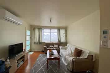 2/1 Waione Street, Petone