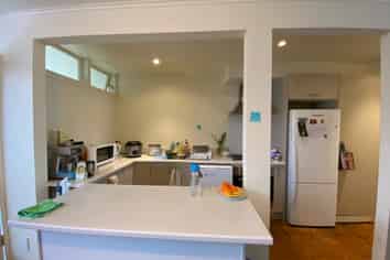 2/1 Waione Street, Petone