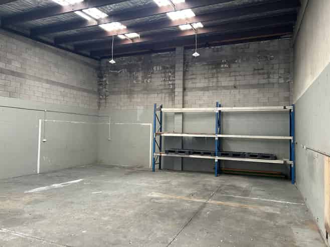Central Otahuhu industrial space – ideal for trade