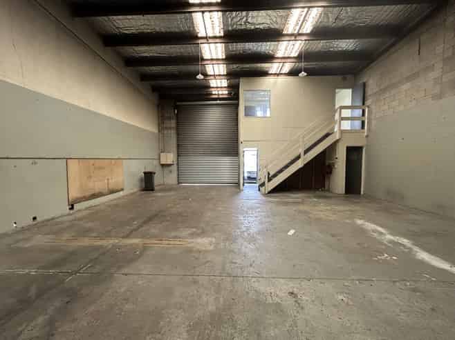 Central Otahuhu industrial space – ideal for trade