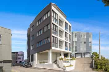 303/2A Ropa Lane, Miramar